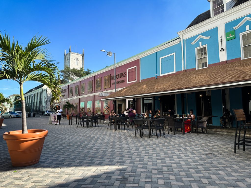 Nassau and Smugglers Restaurant - Edgewood Travel